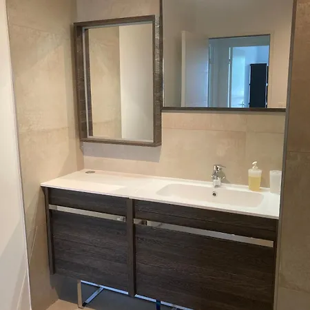 Apartmán Entre Et Ocean, 3 Etoiles, Lumineux Et Calme En Plein Centre-ville *